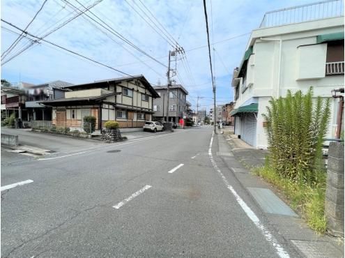 510 sqm Land Plot with Old House for Sale in Higashiōme, Tokyo - Thumbnail 3