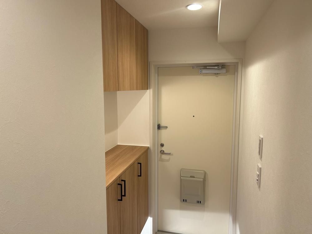 2LDK Apartment for Sale in Higashinakano, Tokyo - Thumbnail 2