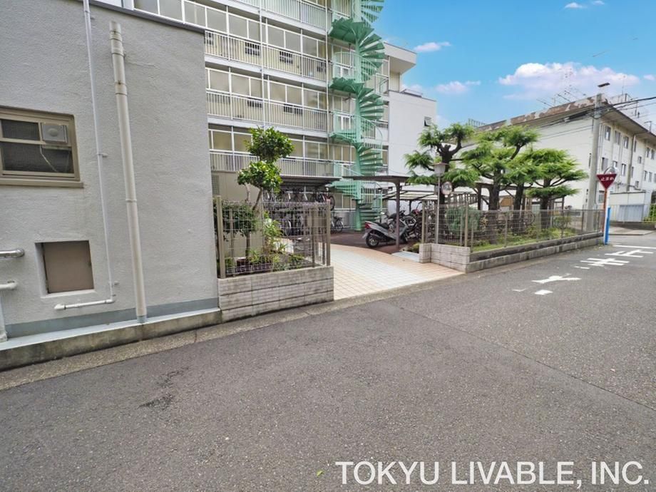 1K Apartment for Sale in Yokohama, Kanagawa - 23.8m2 - Thumbnail 3