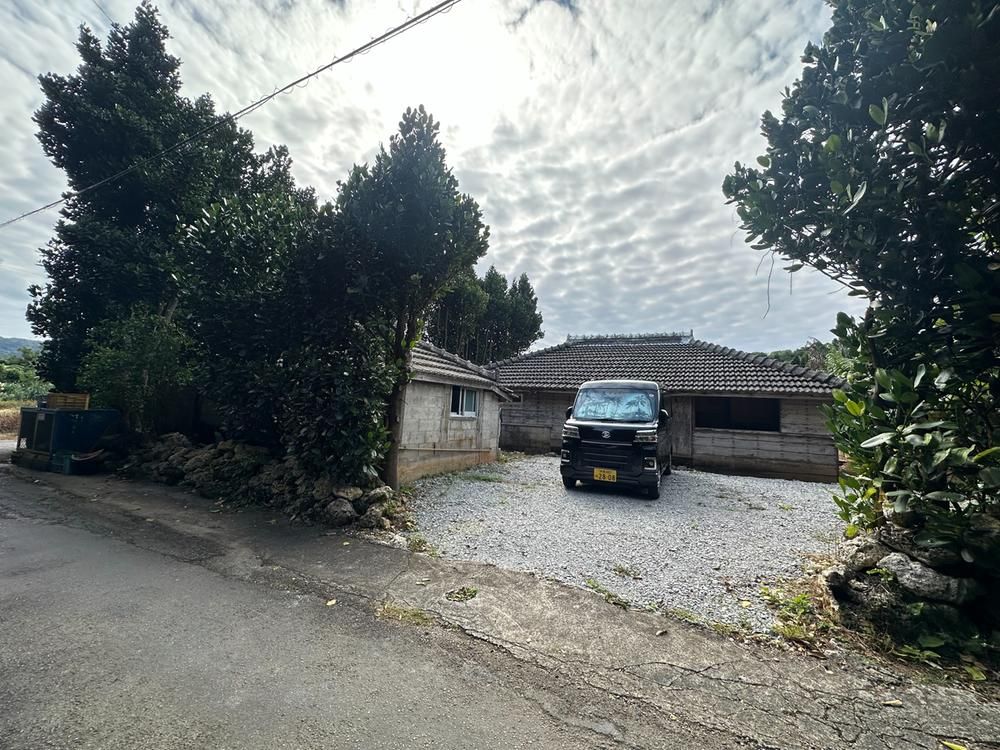 Traditional 3K House on Large Lot Near Churaumi Aquarium, Okinawa - Thumbnail 3
