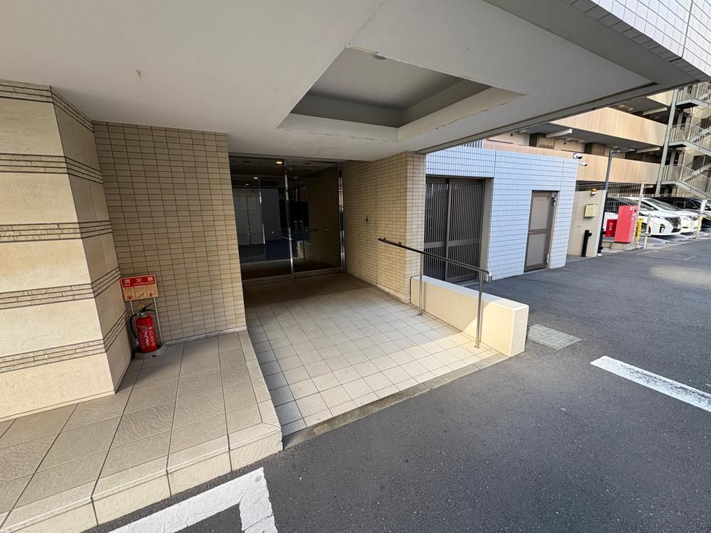 3LDK Apartment for Sale in Shionome, Koto, Tokyo - Thumbnail 3
