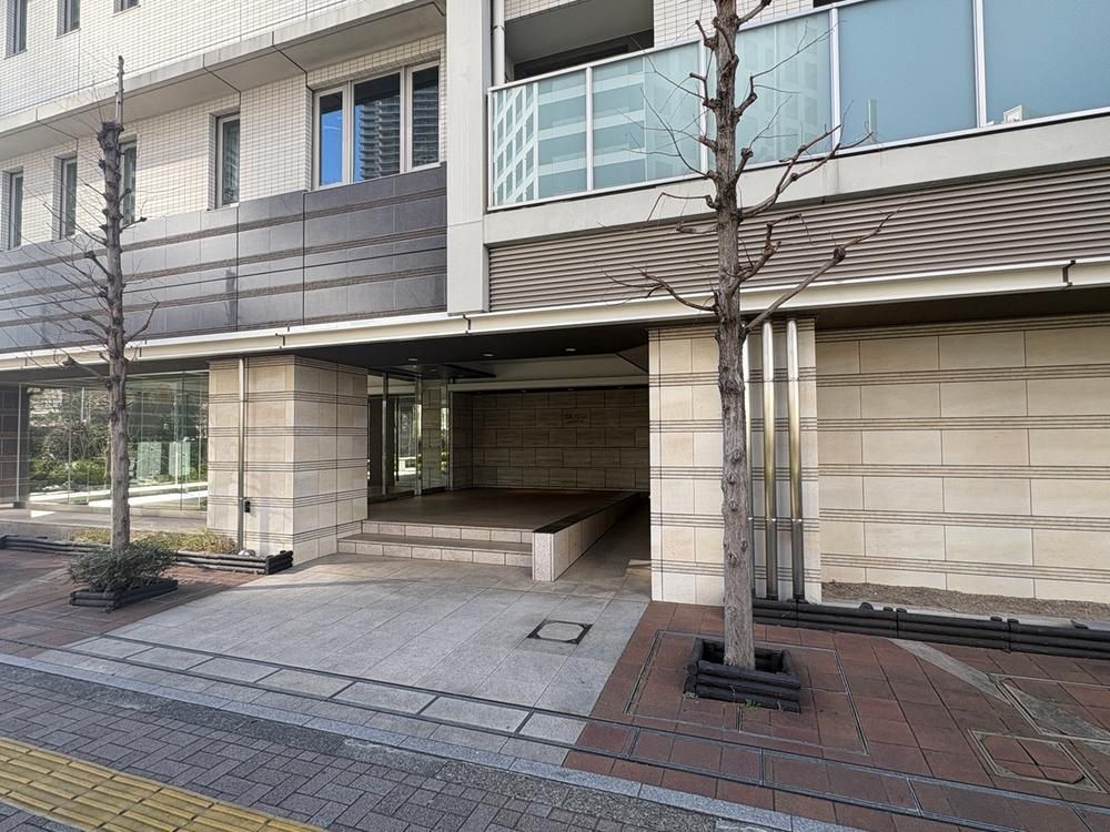 3LDK Apartment for Sale in Shionome, Koto, Tokyo - Thumbnail 2