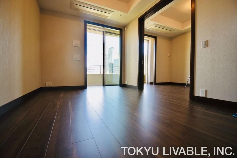 New 1LDK Apartment for Sale in Kita-ku, Osaka - Thumbnail 3