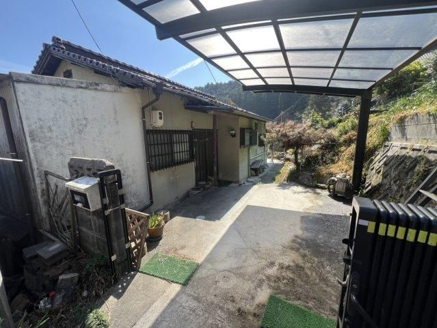 4K Detached House on Large Lot in Iwakuni, Yamaguchi - Thumbnail 2