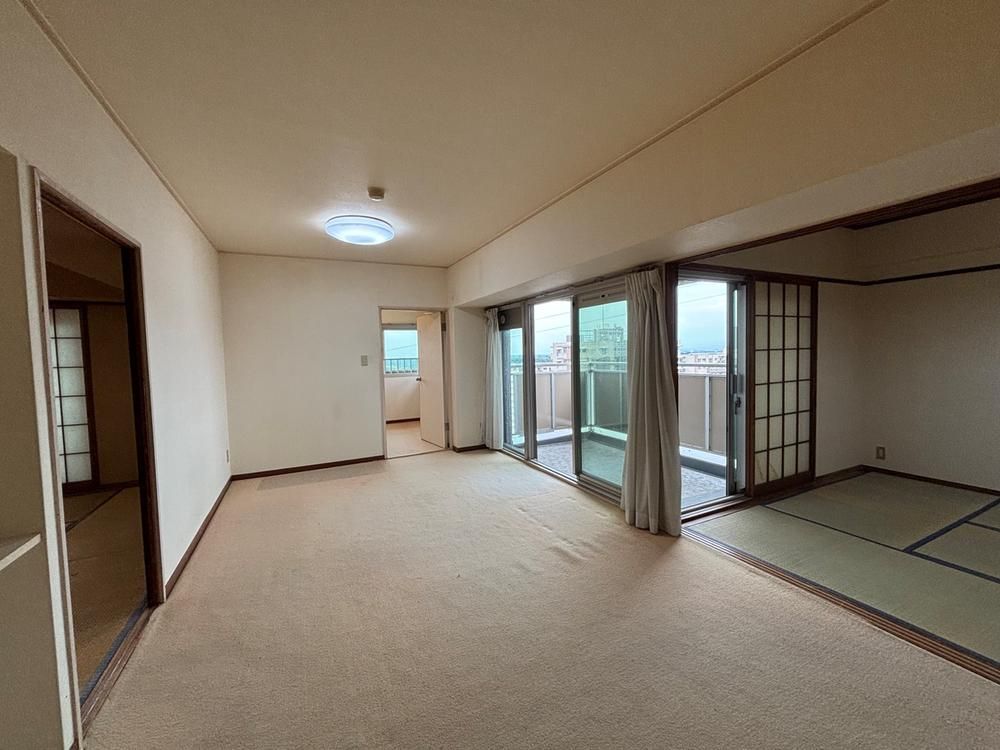 Top Floor 4LDK Apartment in Wakabadai, Yokohama - Thumbnail 3