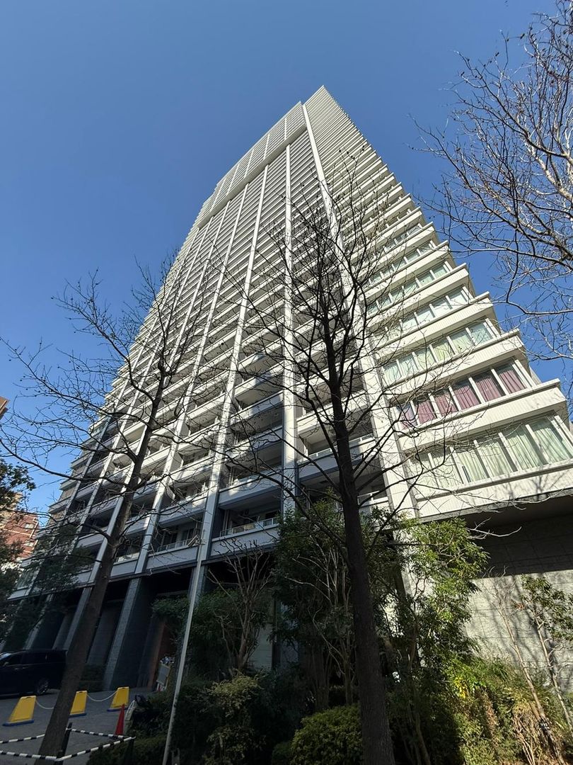 Renovated 1LDK Apartment in Crest Prime Tower Shiba, Minato-ku, Tokyo - Thumbnail 2