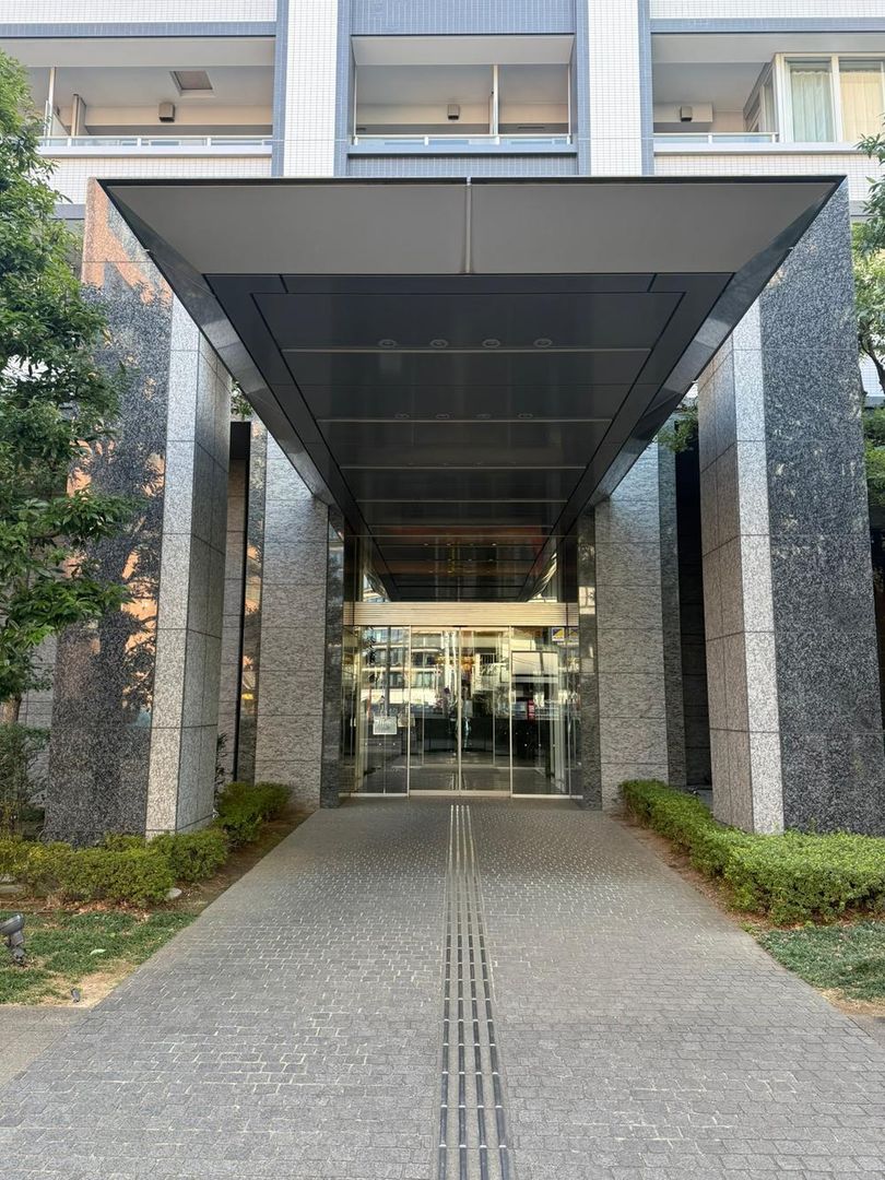 Renovated 1LDK Apartment in Crest Prime Tower Shiba, Minato-ku, Tokyo - Thumbnail 3