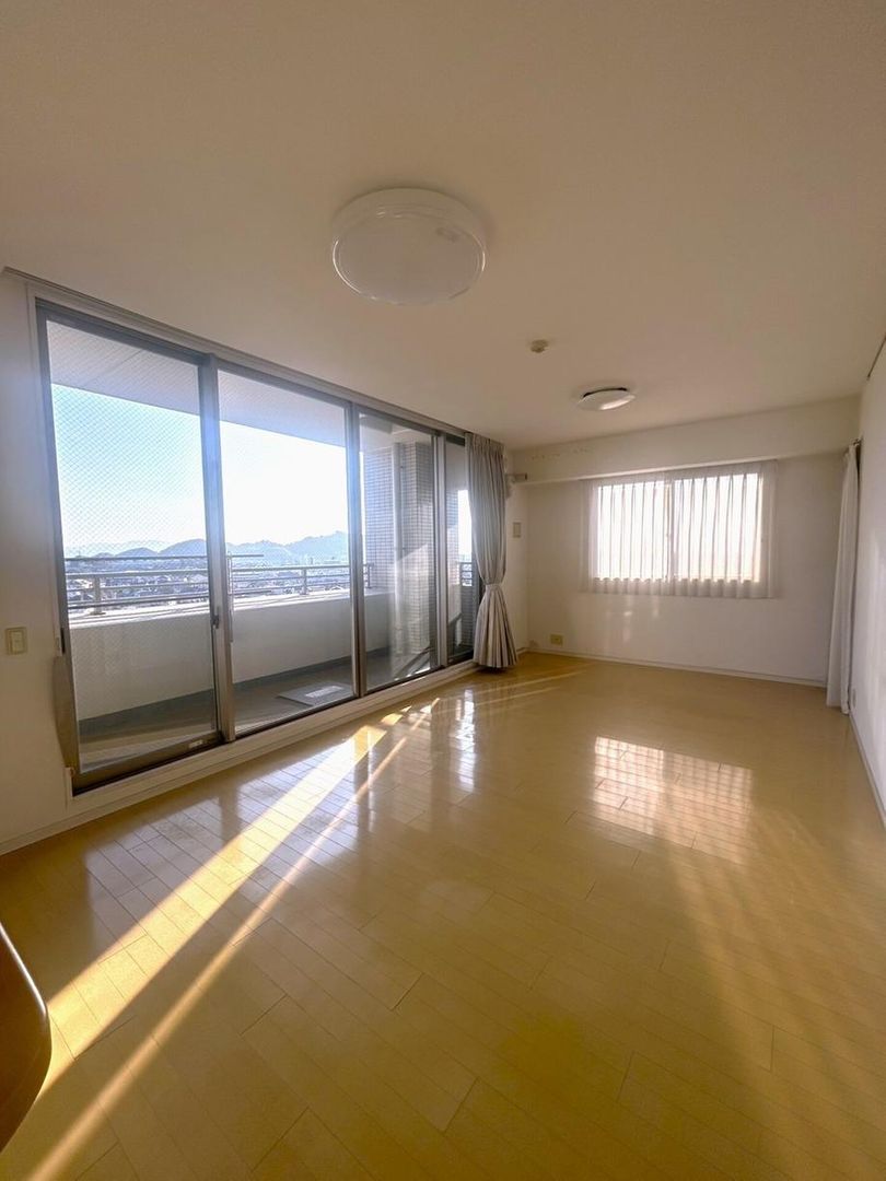 3LDK Apartment for Sale in Matsuyama, Ehime - 82.94m² - Thumbnail 3