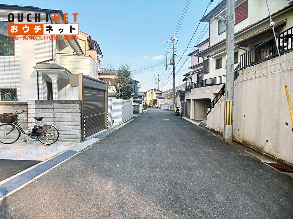 4DK Detached House in Takatsuki with Garden and Parking for 21.8M Yen - Thumbnail 3