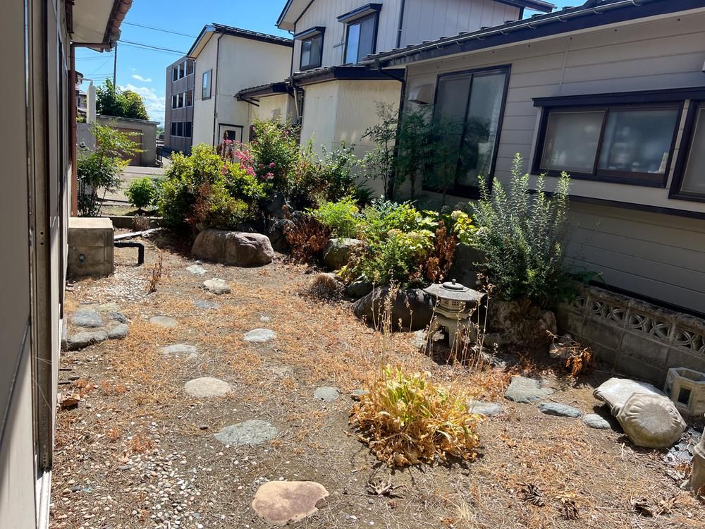 7DK Detached House with Large Garden for Sale in Joetsu, Niigata - Thumbnail 4