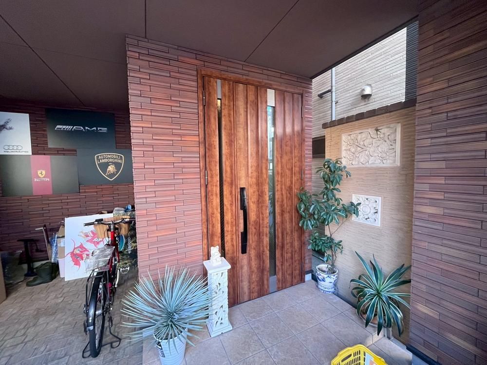 4LDK 3-Story House with Rooftop Terrace Near Suminoe Station, Osaka - Thumbnail 3