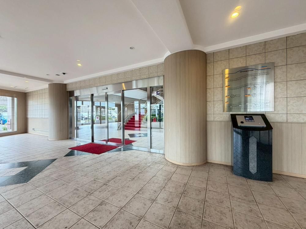 Renovated 3LDK Apartment in Yokohama Sakae Ward - Thumbnail 3