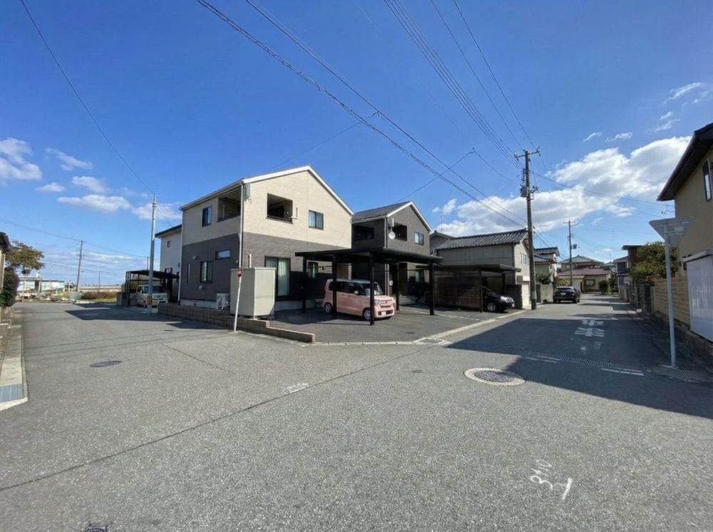 Modern 3LDK+S House with Solar Panels in Niigata's Konan Ward - Thumbnail 2