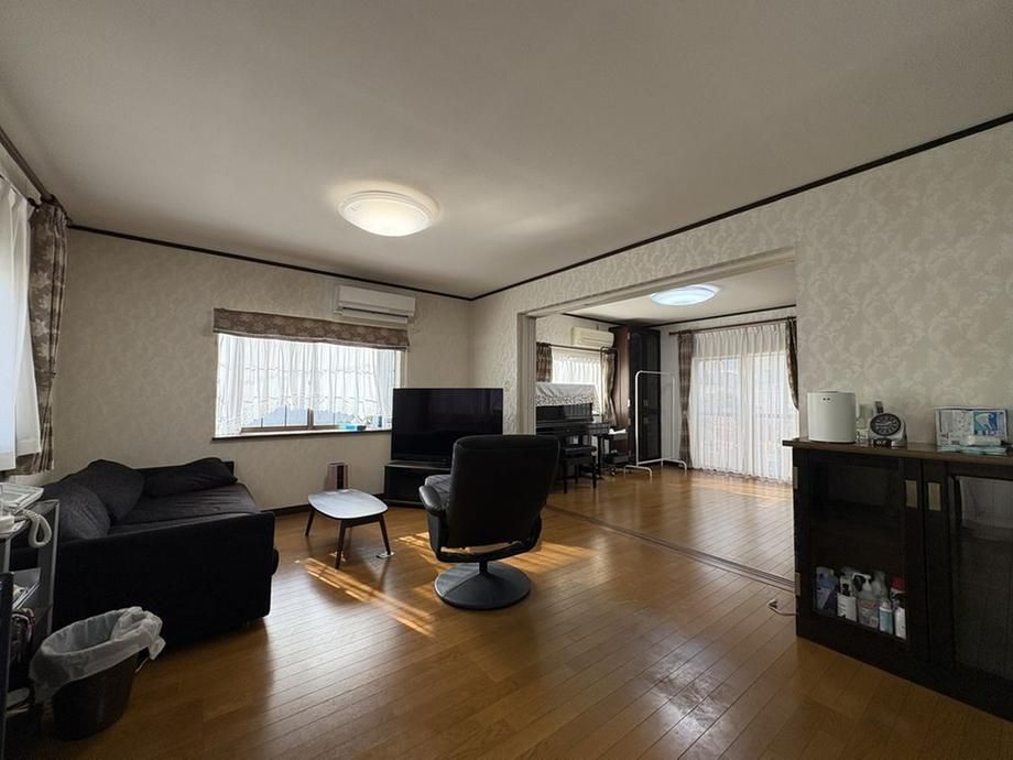 5LDK Detached House for Sale in Funabashi Near Yakuen-dai Station - Thumbnail 4