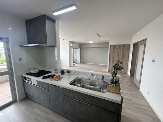 2LDK Ocean View Condominium in Naha, Okinawa - Thumbnail 3