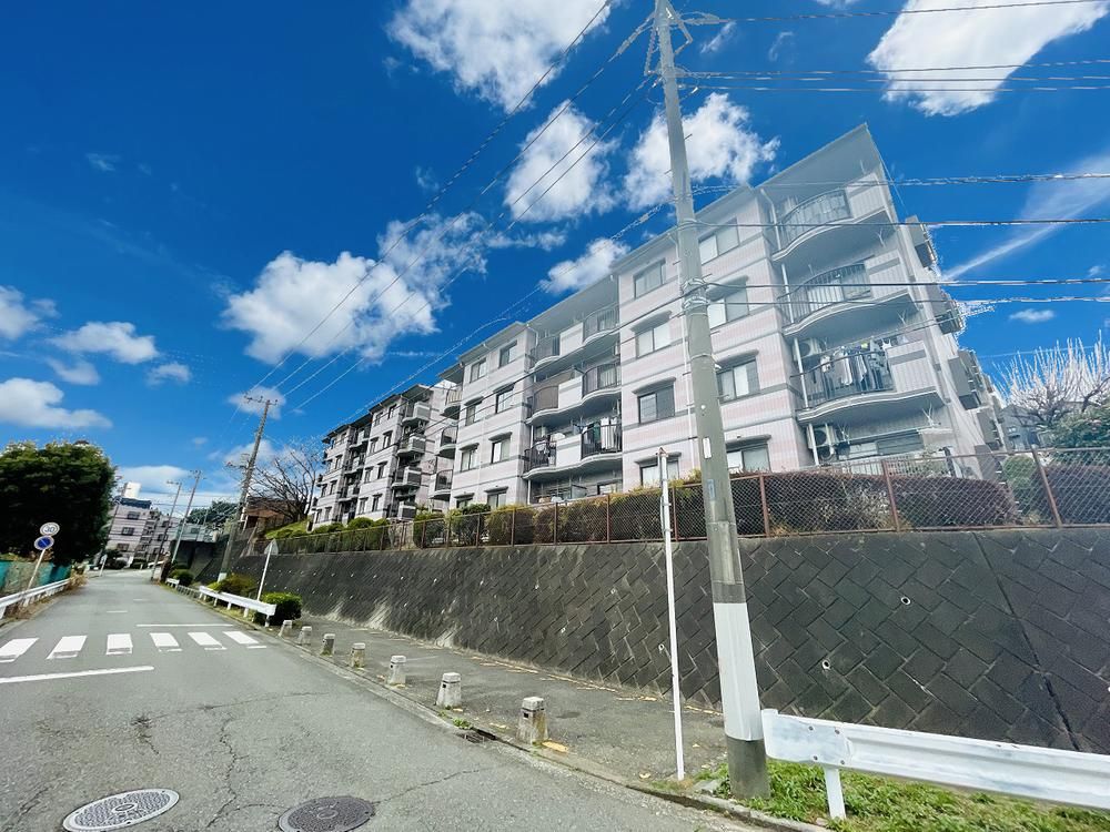 3LDK Apartment for Sale in Hodogaya-ku, Yokohama - Thumbnail 2