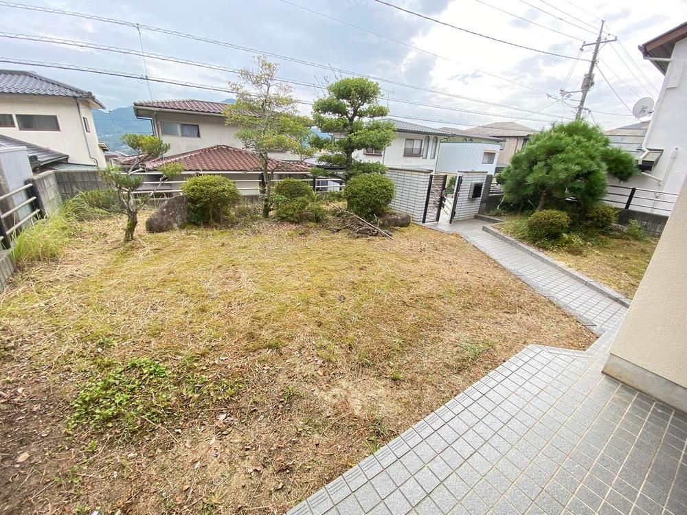 Renovated 5LDK Detached House in Asaminami-ku, Hiroshima - Thumbnail 2