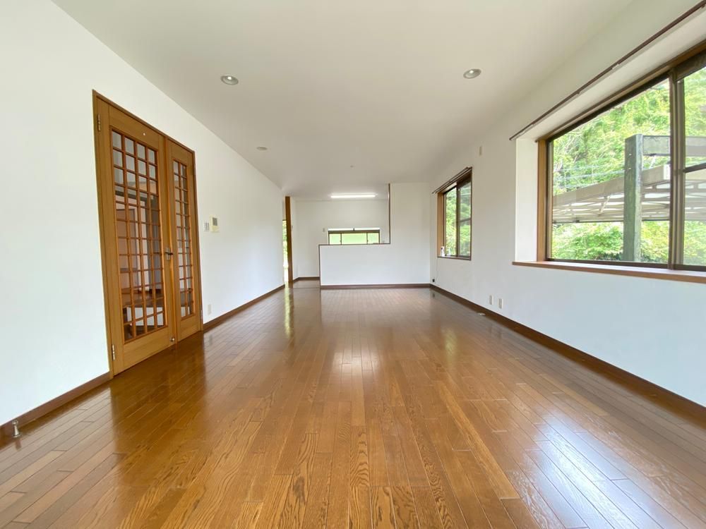 Renovated 5LDK Detached House in Asaminami-ku, Hiroshima - Thumbnail 4