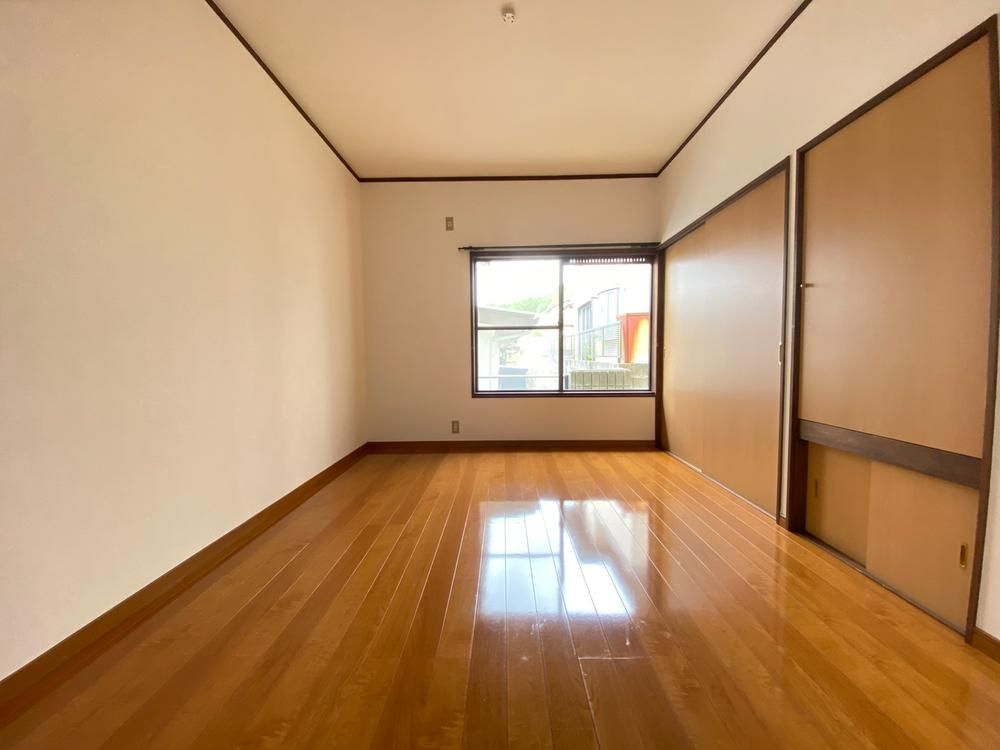 Renovated 5LDK Detached House in Asaminami-ku, Hiroshima - Thumbnail 3