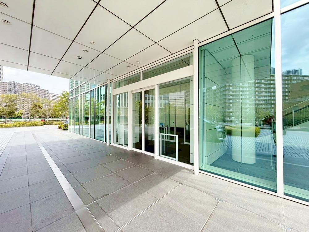 2LDK Apartment for Sale in Harumi, Chuo-ku, Tokyo 90.2m2 - Thumbnail 3