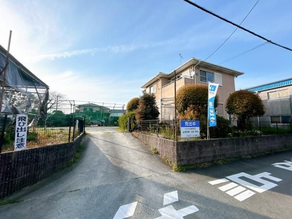 4LDK House for Sale in Kurume, Fukuoka with Large 147 Tsubo Land - Thumbnail 4