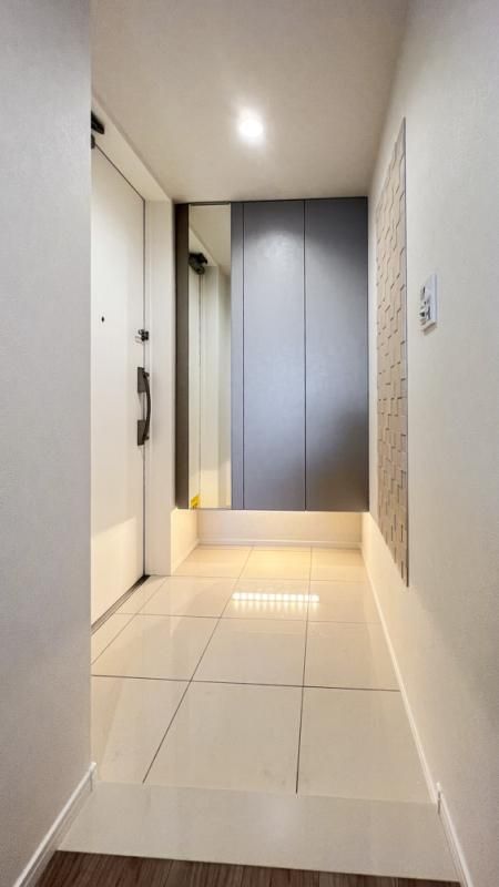 2LDK+S Apartment for Sale in Minato Mirai, Yokohama - Thumbnail 3