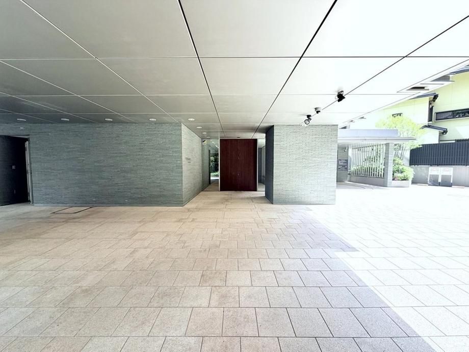 92.56m2 1LDK Apartment Near Shinjuku Gyoen in Naito-cho - Thumbnail 4