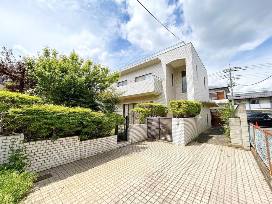 5LDK House for Sale in Higashikurume, Tokyo with Large Garden - Thumbnail 3