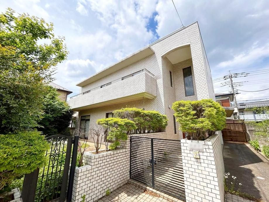 5LDK House for Sale in Higashikurume, Tokyo with Large Garden - Thumbnail 2