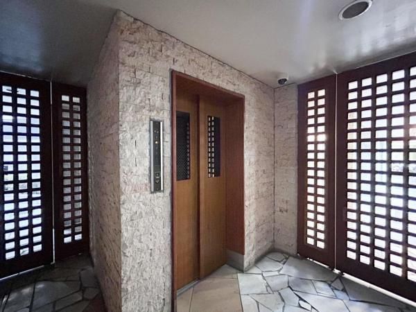 2LDK Apartment for Sale in Shinagawa, Tokyo - 54.96 sqm - Thumbnail 2