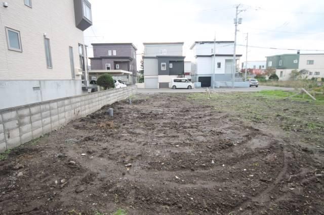 Land for Sale in Higashi-Naebo, Sapporo - 166m² - Thumbnail 2