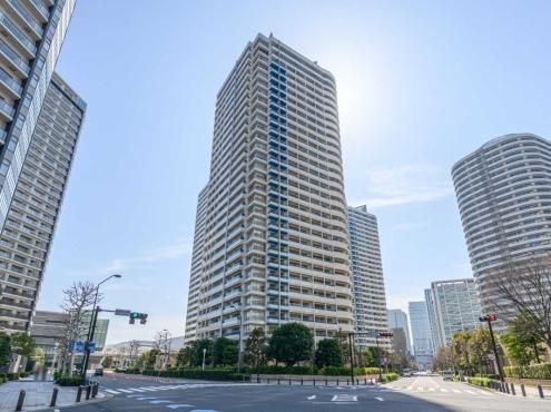2LDK Apartment in Minato Mirai, Yokohama - 128 Million Yen - Thumbnail 2