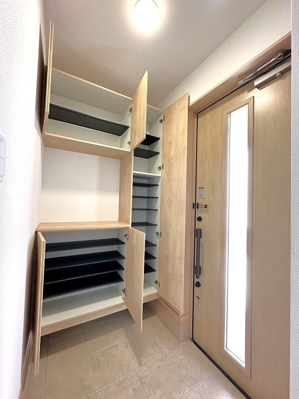 Modern 4LDK House for Sale in Funabashi, Chiba - Thumbnail 3