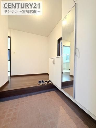 Renovated 4LDK House in Miyazaki City with Solar Power - Thumbnail 2