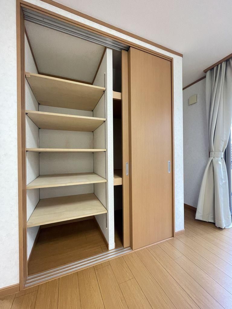 Renovated 2LDK House in Kami-Takada, Nakano Ward, Tokyo - Thumbnail 4