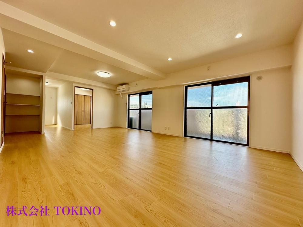 Renovated 1LDK Condo in Naha, Okinawa - Top Floor Corner Unit - Thumbnail 4