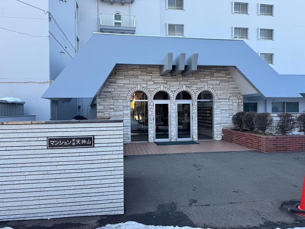 2LDK Apartment for Sale in Toyohira, Sapporo - 51.3m2 - Thumbnail 2