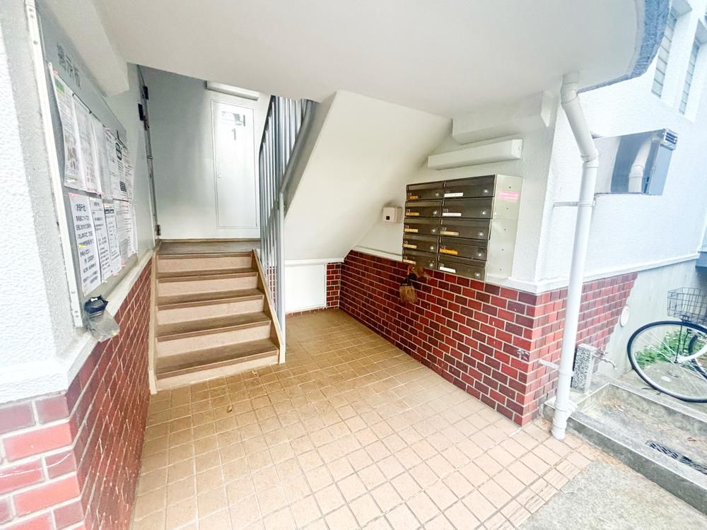 Renovated 4DK Apartment in Miyamadaira, Kawasaki - Thumbnail 3
