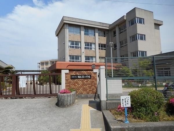 2LDK+S Detached House in Wakayama City with 271m2 Land - Thumbnail 3