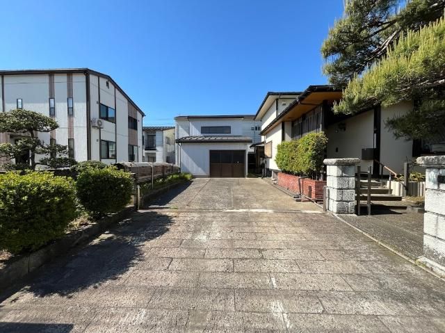 4LDK House for Sale in Joetsu, Niigata - 225.64 sqm - Thumbnail 2