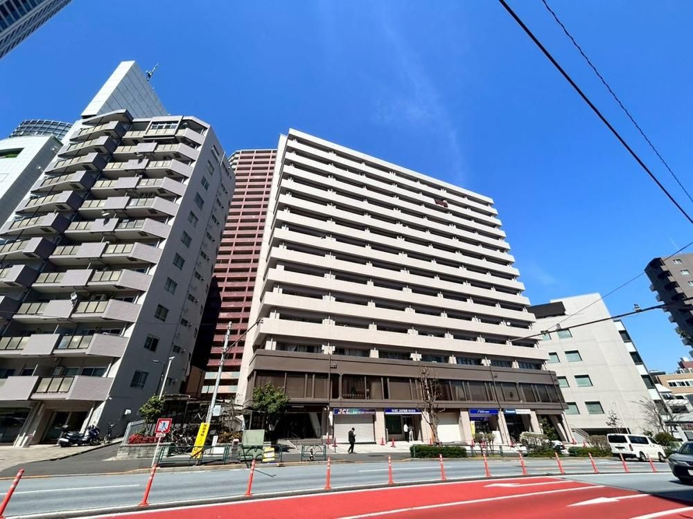 2LDK Apartment for Sale in Shinjuku, Tokyo - 72.48m2 - Thumbnail 2