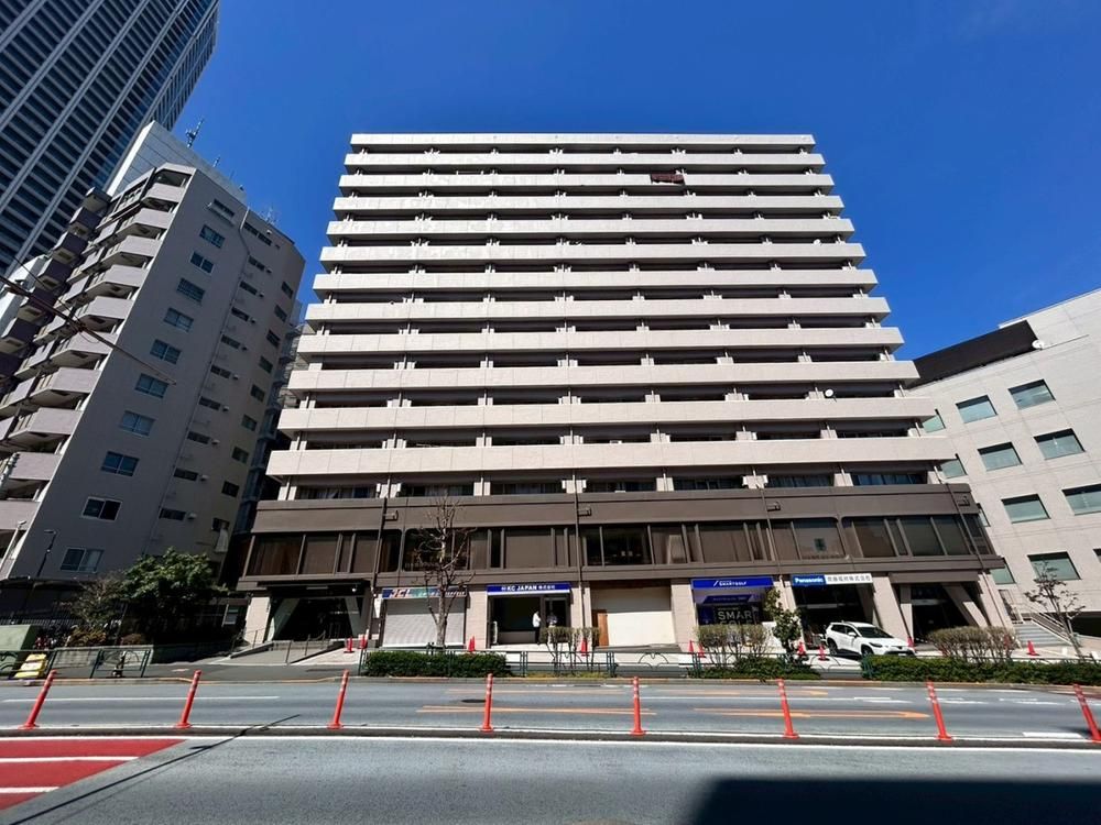 2LDK Apartment for Sale in Shinjuku, Tokyo - 72.48m2 - Thumbnail 3