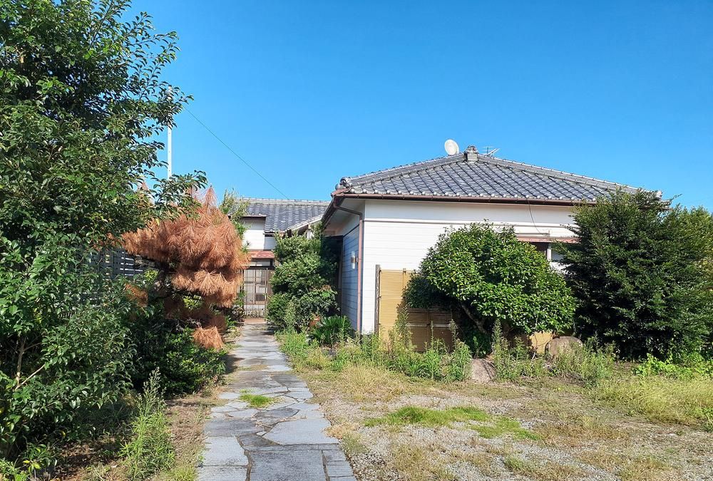 6LDK Single-Story Wooden House for Sale in Sadowara, Miyazaki - Thumbnail 2