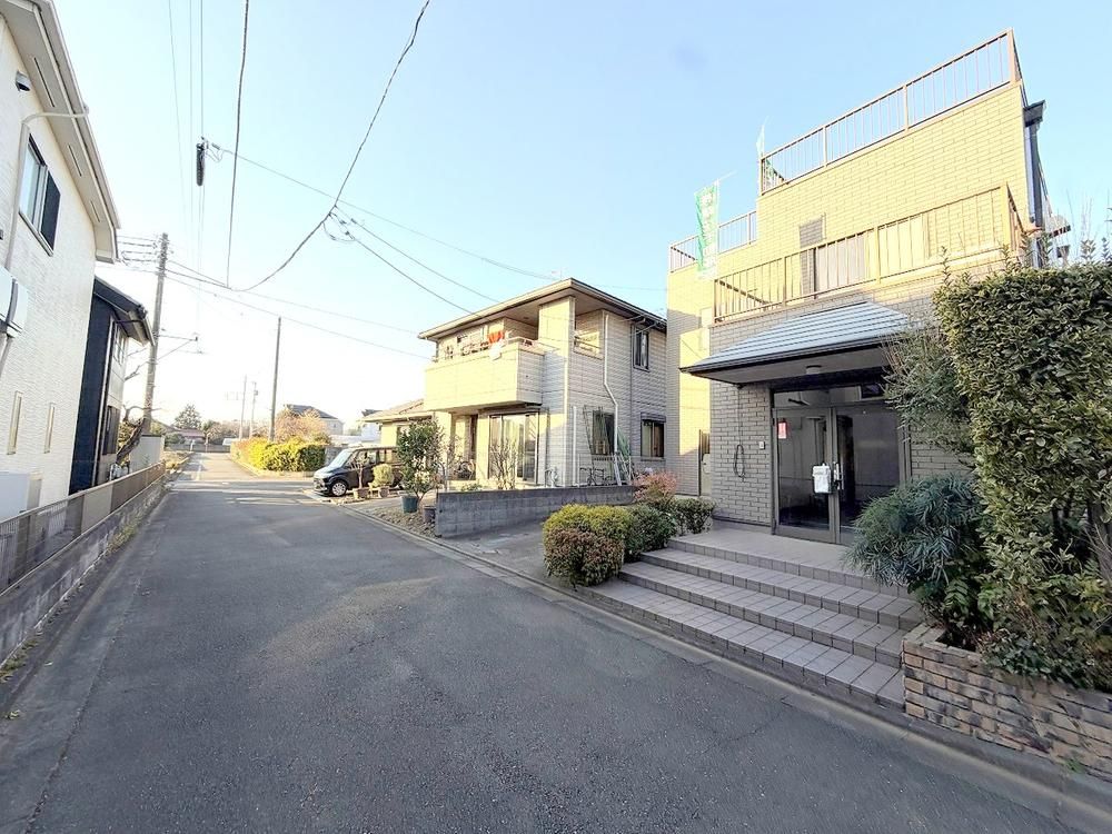 3LDK House with Roof Terrace for Sale in Akiruno, Tokyo - Thumbnail 2