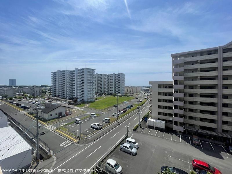 3LDK Apartment for Sale in Miyazaki City, Miyazaki Prefecture - Thumbnail 2