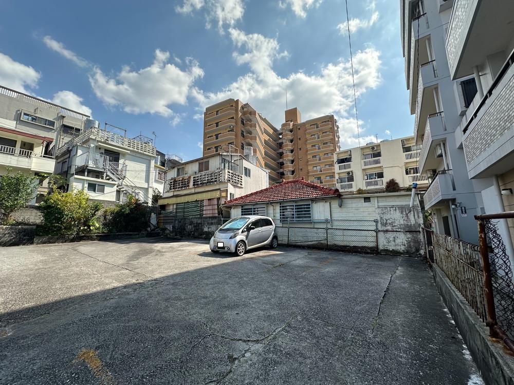Residential Land in Naha City, Okinawa - 350.98 sqm with Parking - Thumbnail 4