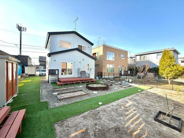 4LDK+S House for Sale in Eniwa, Hokkaido - 303 sqm Land - Thumbnail 2