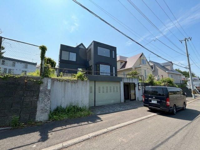 Renovated 4LDK+S House for Sale in Atsubetsu, Sapporo - Thumbnail 2