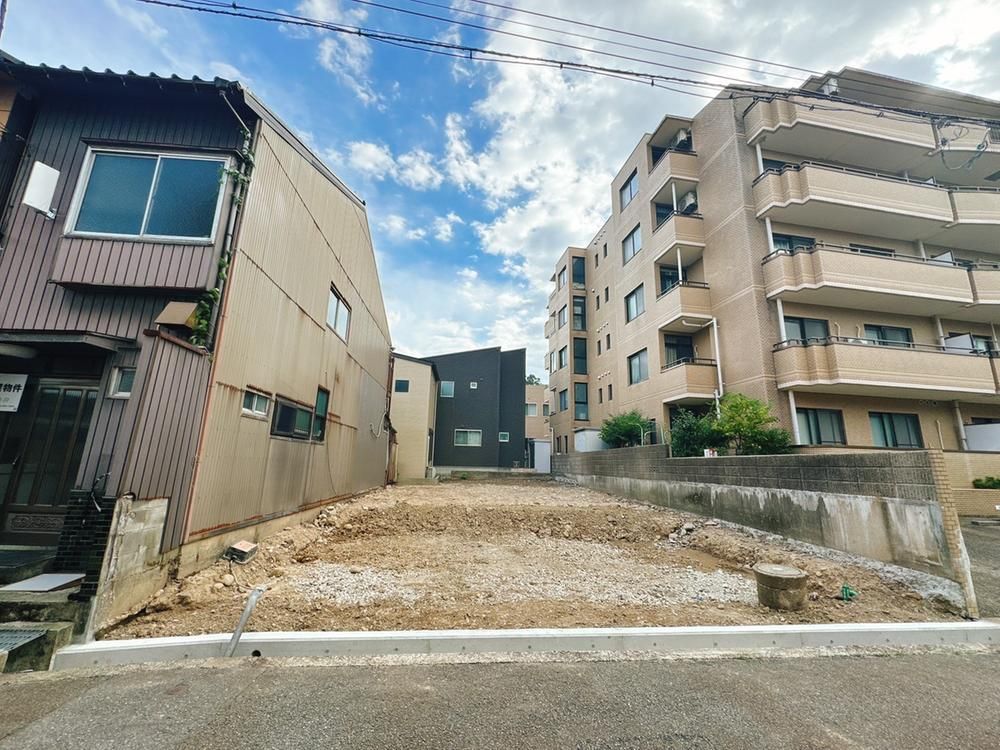 164.63m² Land for Sale in Kanazawa, Near Kenroku-en Garden - Image 1