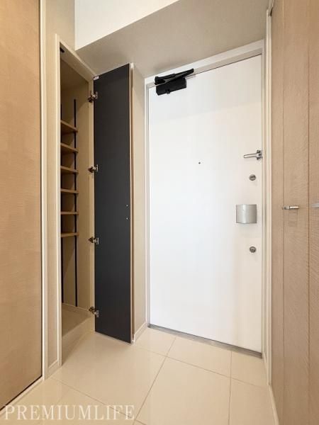 Renovated 2LDK Apartment in Proud Tower Shinoonome, Koto City, Tokyo - Thumbnail 3